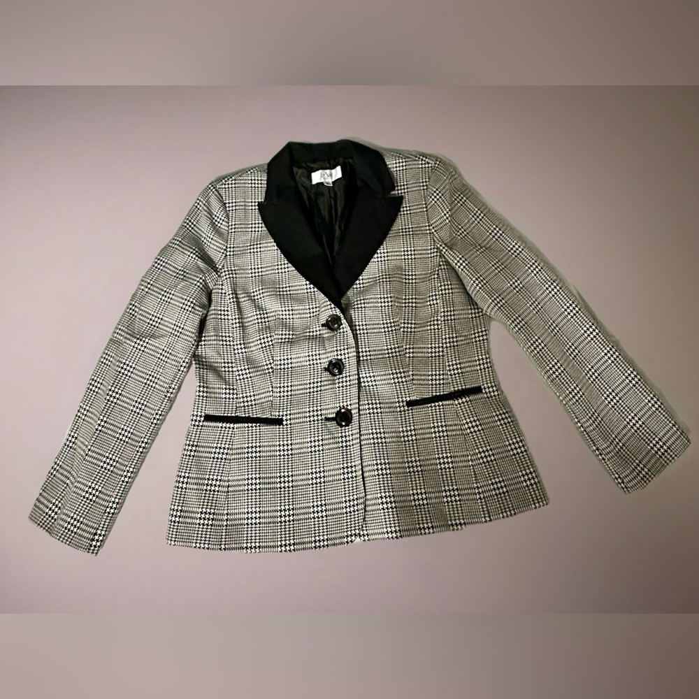 Le Suit Black and White Checkered Blazer
